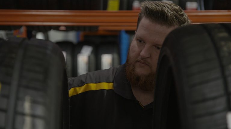 How do I read my tyre size?